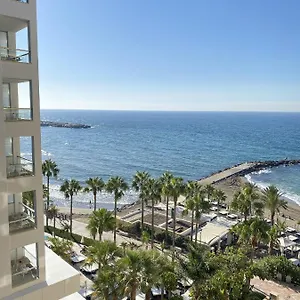 Precioso En Primera Línea De Playa Apartamento